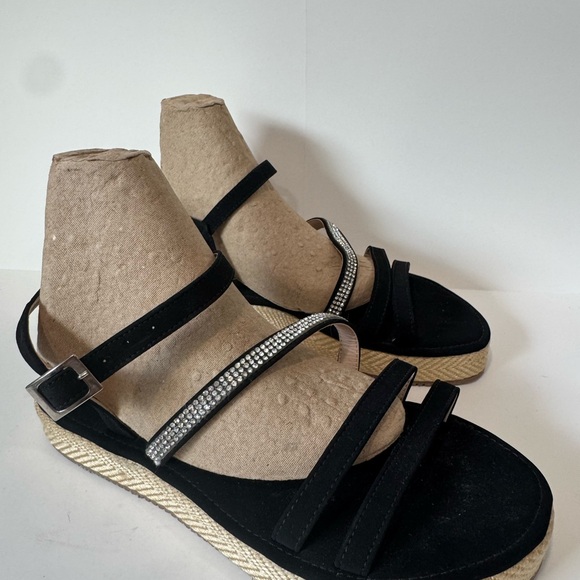 Elegant Black Women's Sandals with Rhinestone Detail - Picture 1 of 6